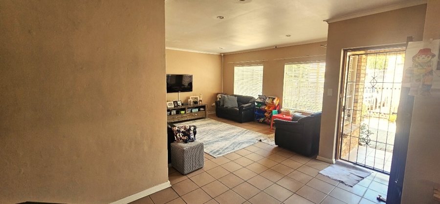 To Let 3 Bedroom Property for Rent in Safari Gardens North West